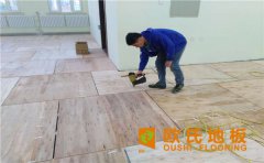 為什么實木運動地板受現(xiàn)代體育場館歡迎？
