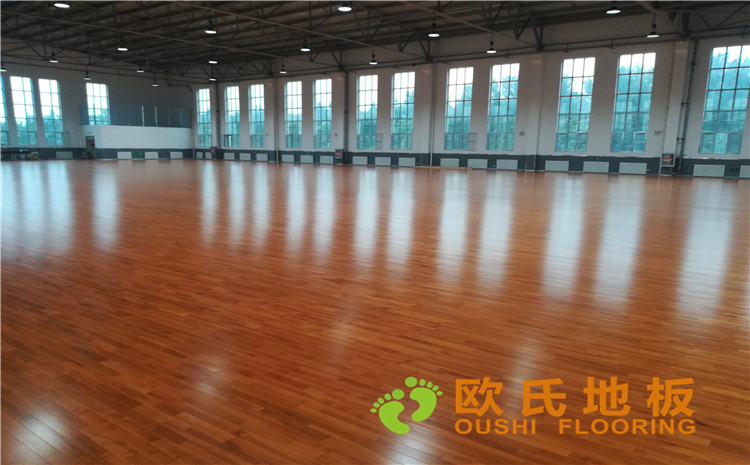 內(nèi)蒙古鄂爾多斯伊金霍洛旗神東專業(yè)化服務(wù)基地體育館木地板—?dú)W氏運(yùn)動木地板廠家