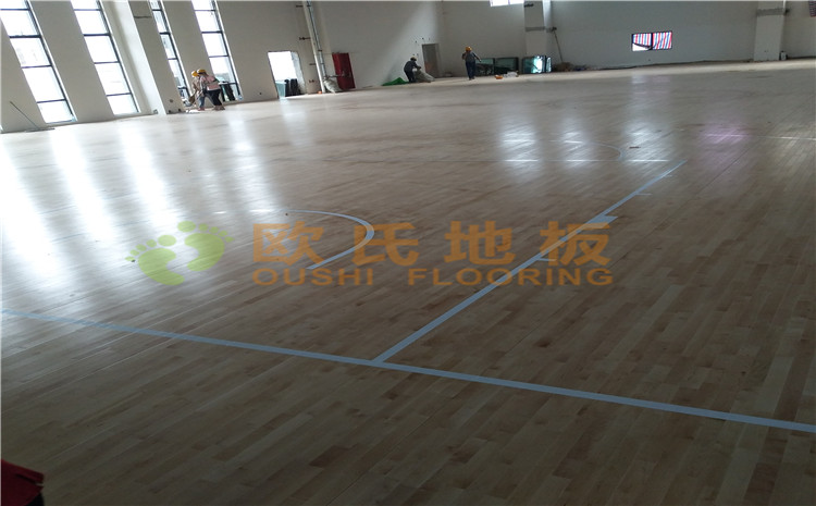 冮蘇宿遷項里學(xué)校籃球館木地板案例—?dú)W氏運(yùn)動木地板廠家